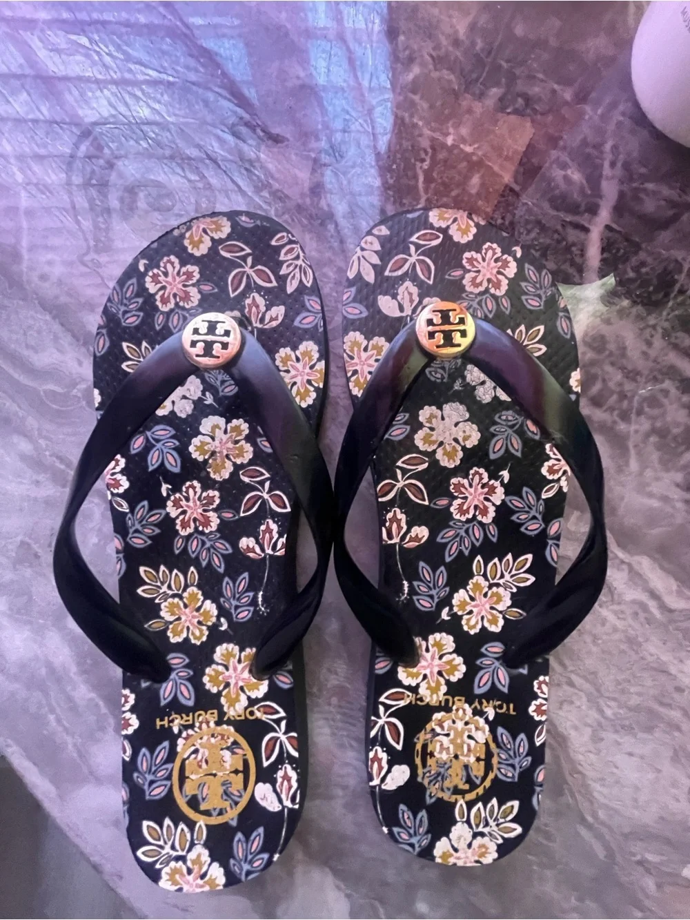 Black & Multicolor Floral Bed Tory Burch Flip Flops Gold Accent Size 8.5
